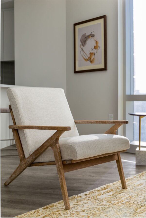 Adalyn Lounge Chair (Swan)